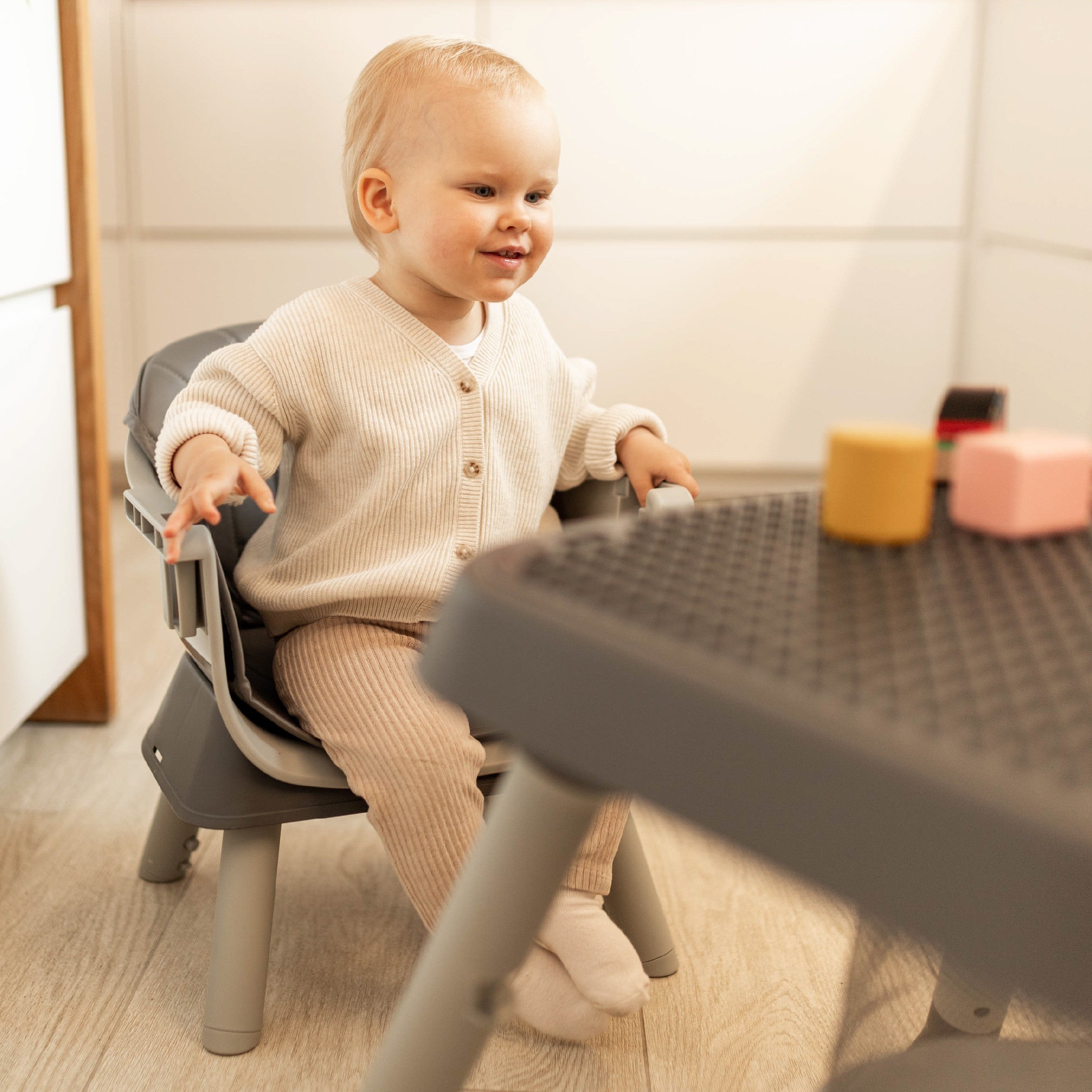 Plastová jídelní židlička 9v1 Tulano Morsel 50 Šedá