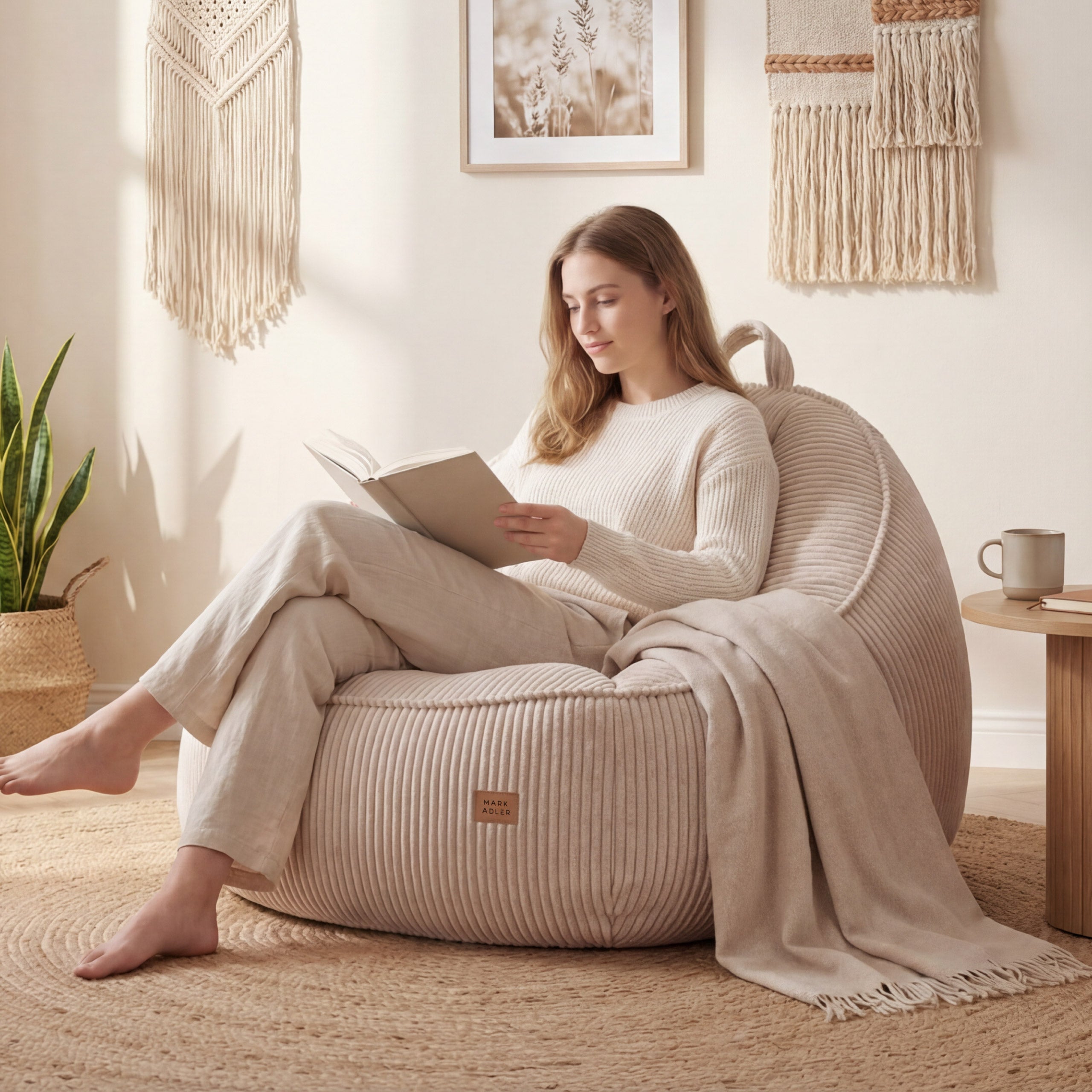 Manšestrové křeslo puf s opěradlem Mark Adler Comfy 4.0 Beige
