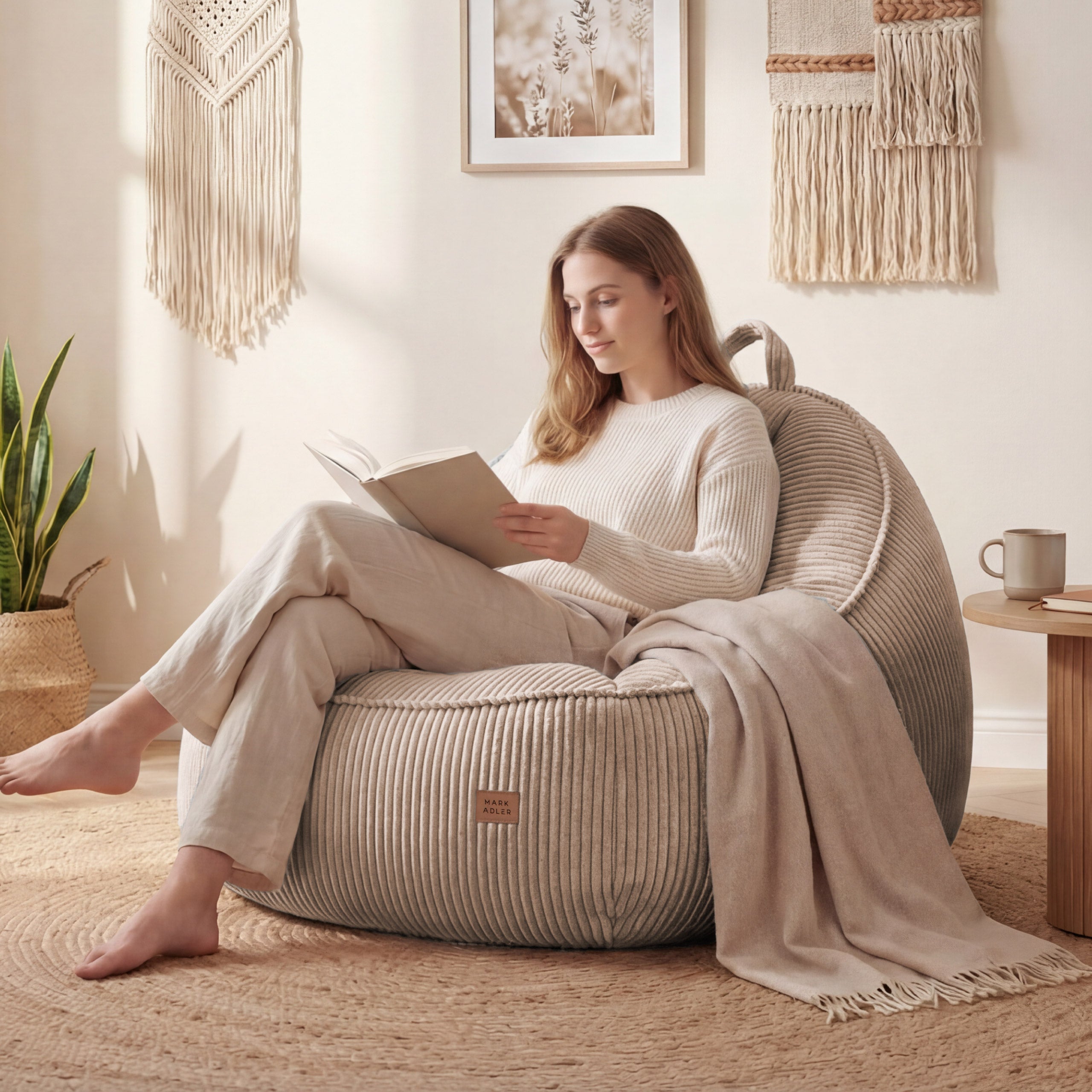 Manšestrové křeslo puf s opěradlem Mark Adler Comfy 4.0 Taupe