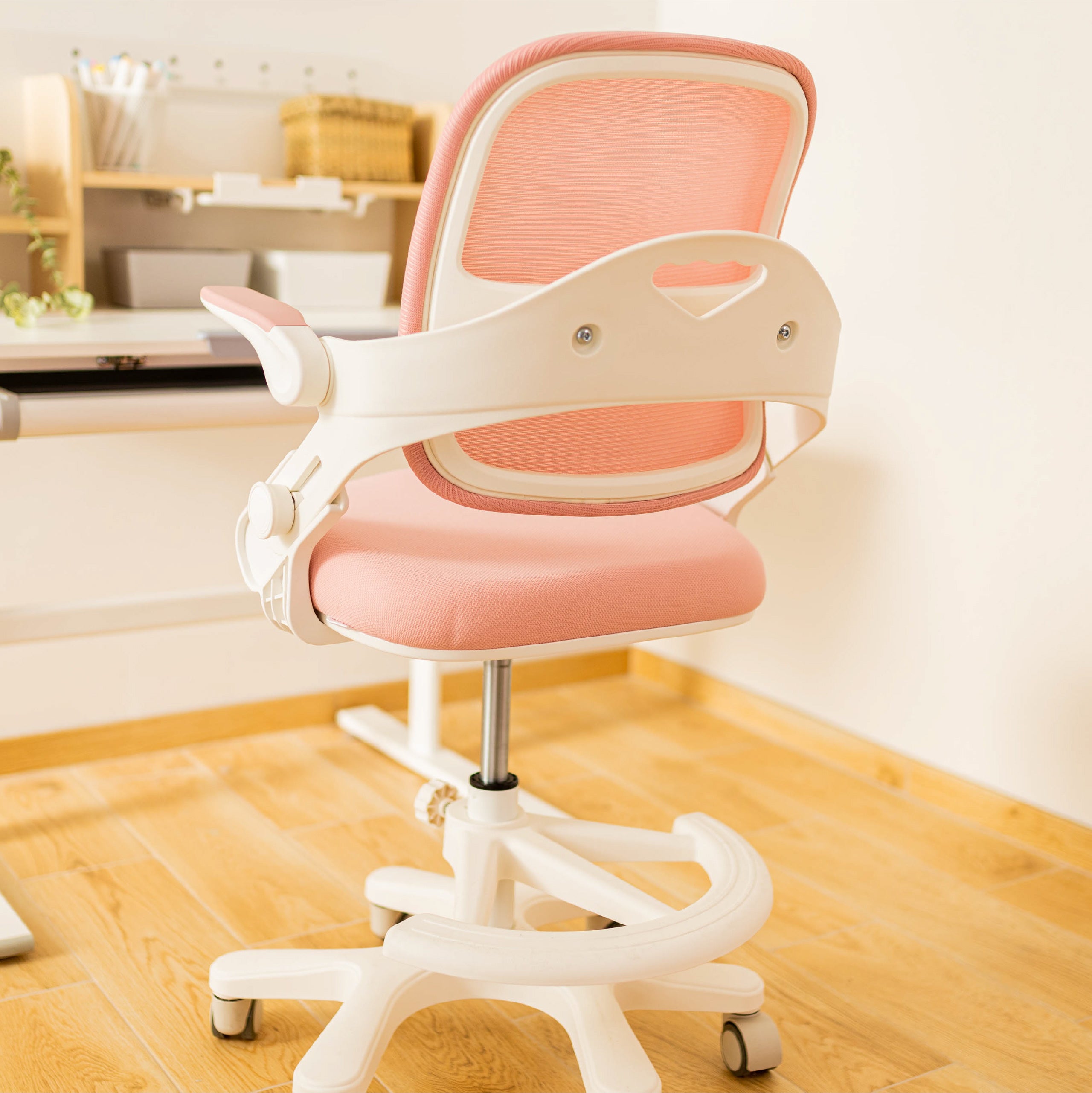 Dětská kancelářská židle Mark Adler Junior 4.3 Pink