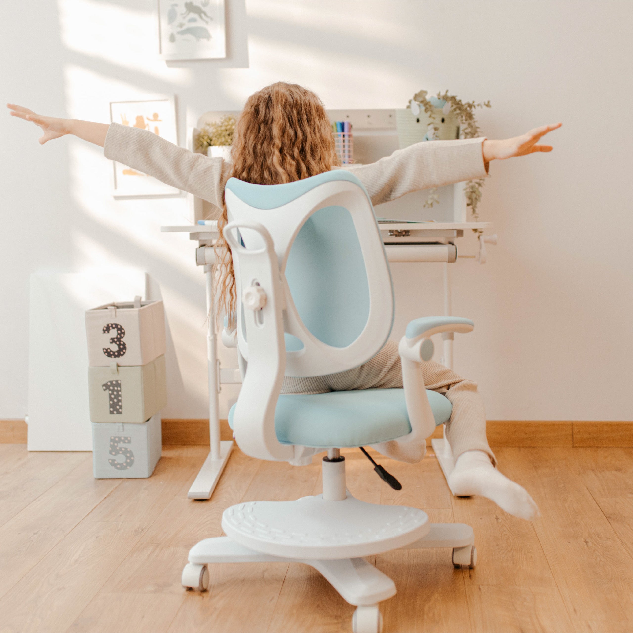 Ergonomická židle pro děti Mark Adler Junior 4.6 Blue