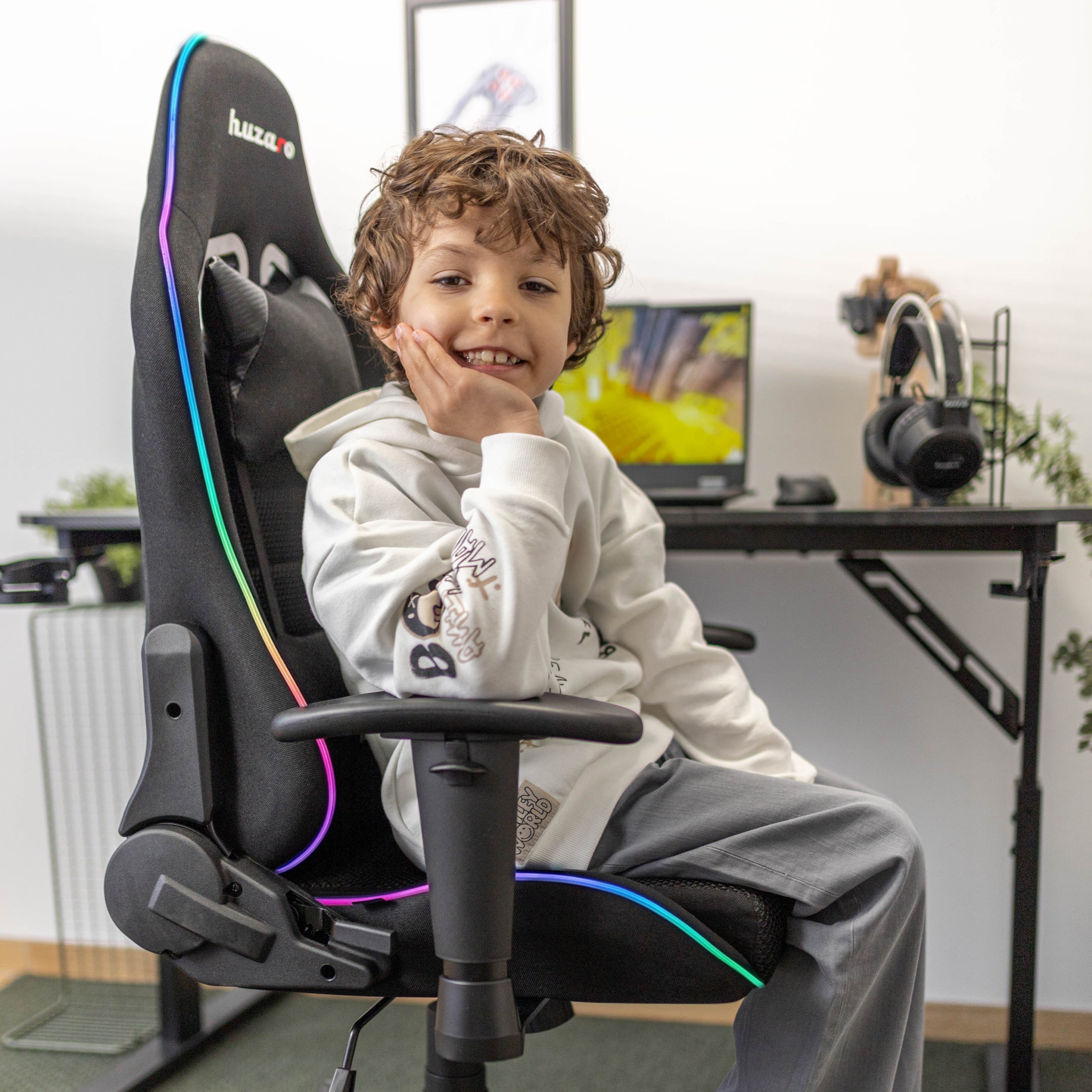 Herní křeslo pro děti HUZARO RANGER 6.0 RGB Mesh